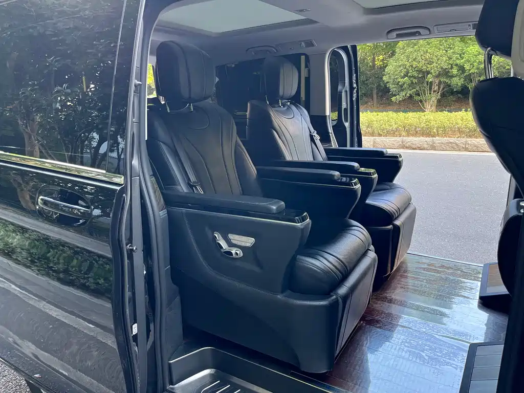 Mercedes-Benz V-Class — миниатюра 11