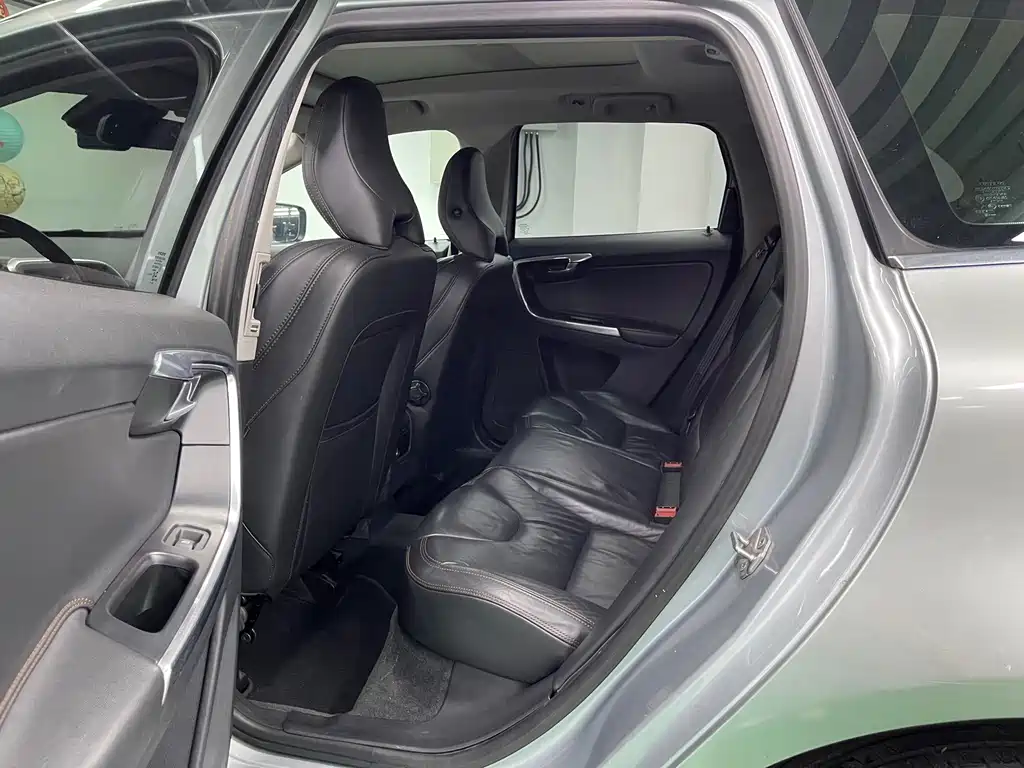 Volvo XC60 (Import) — миниатюра 9
