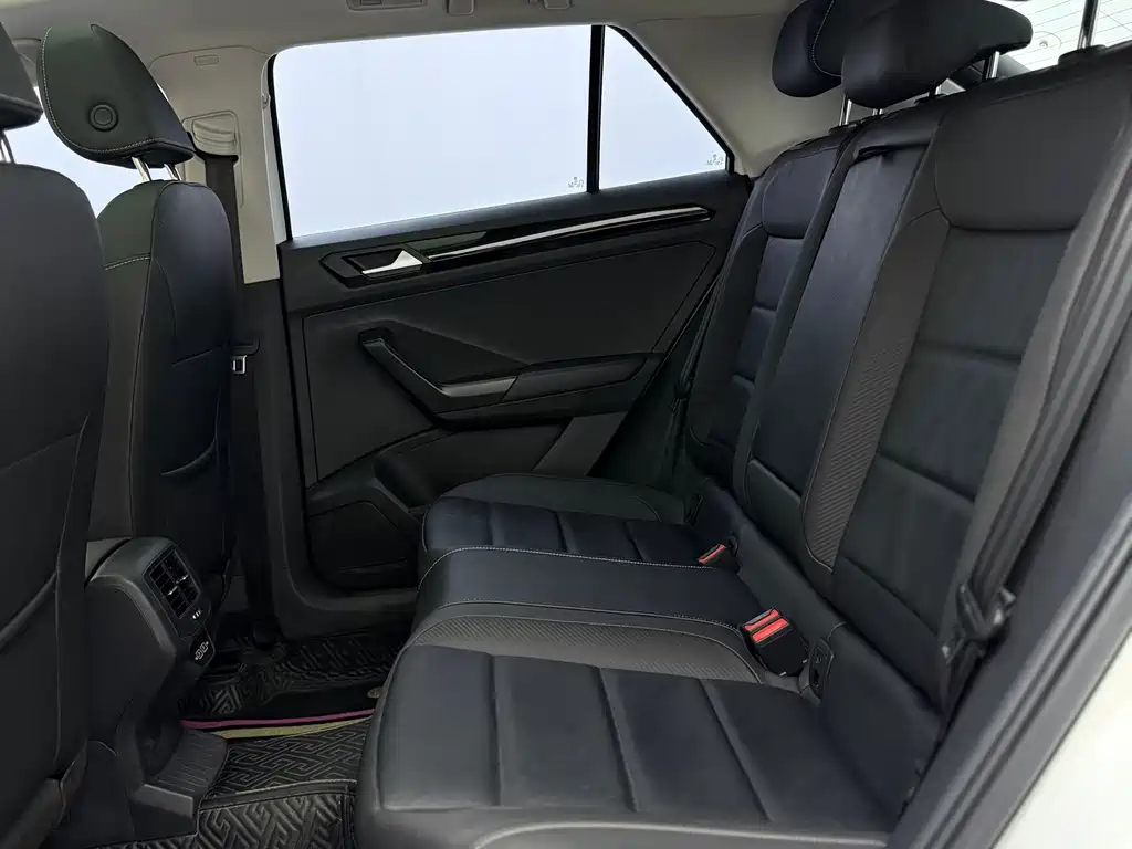 Volkswagen T-Roc — миниатюра 14