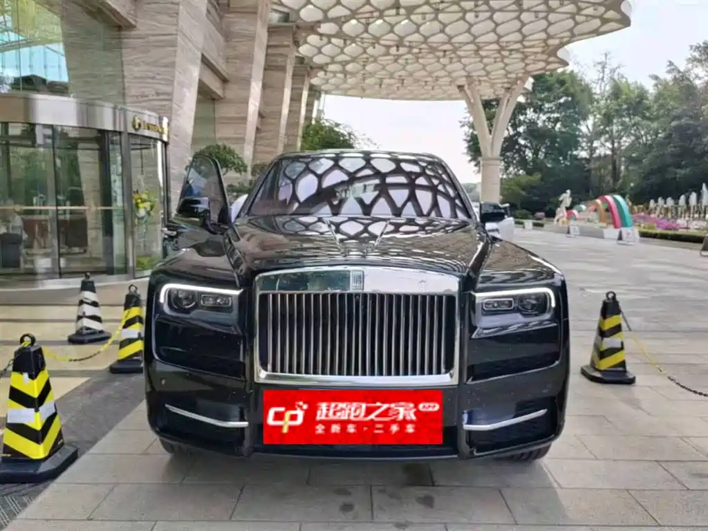Rolls-Royce Cullinan 2018 мест