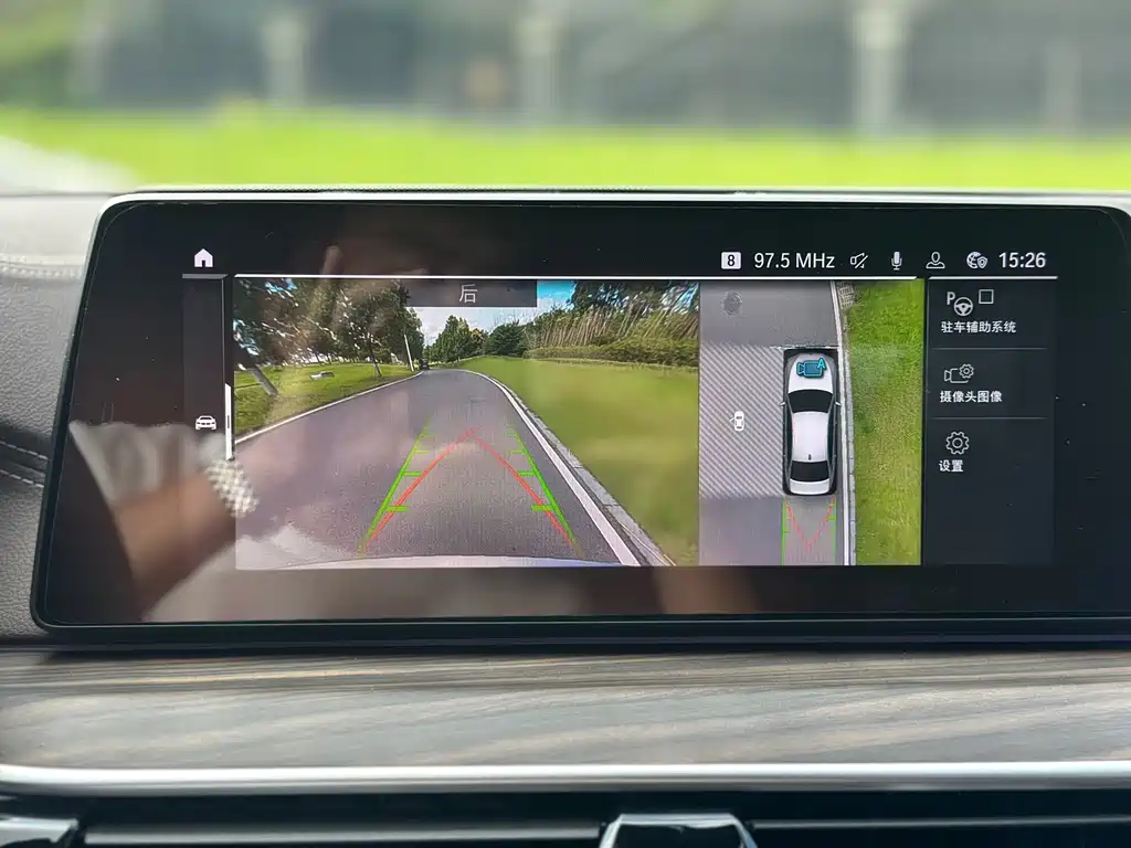 BMW 5 Series New Energy — миниатюра 16
