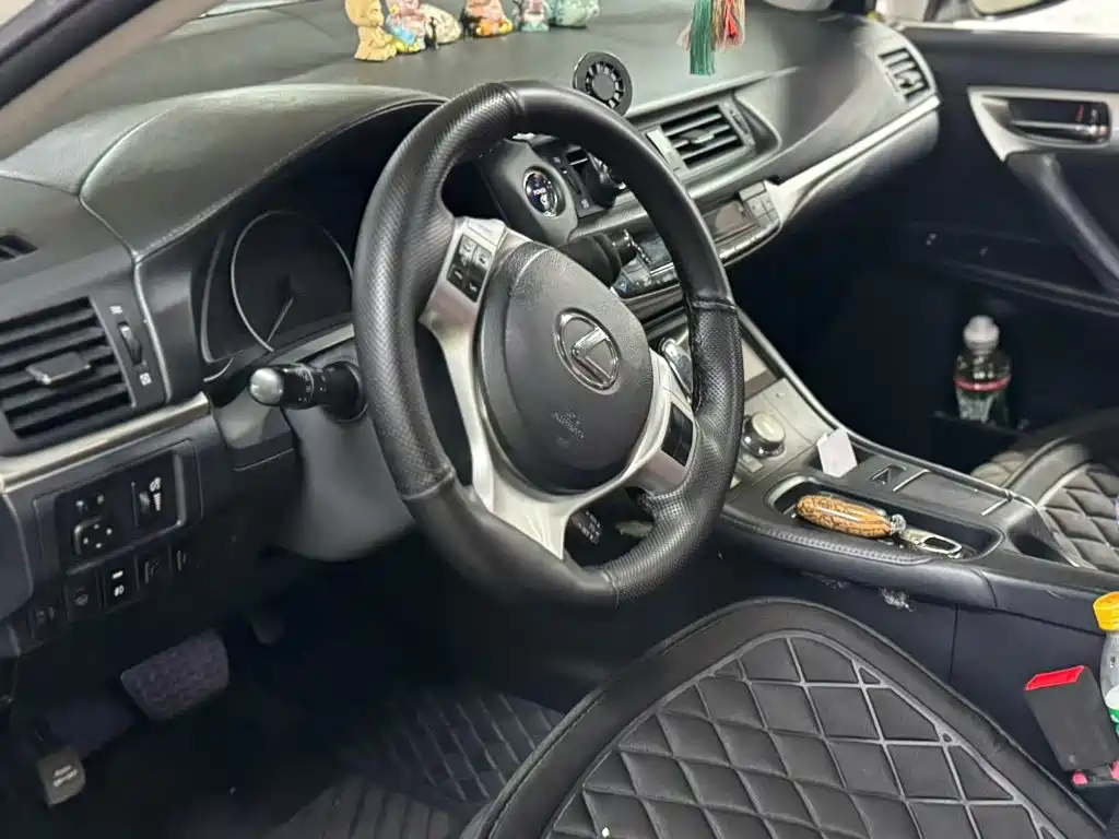 Lexus CT — миниатюра 6
