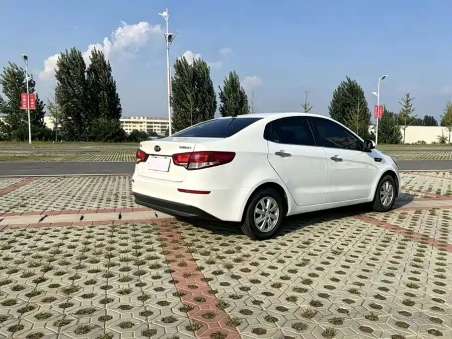 Kia K2 — миниатюра 10