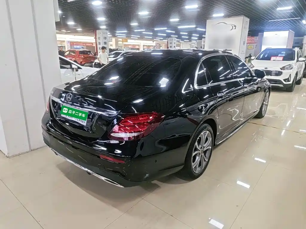 Mercedes-Benz E-Class — миниатюра 7