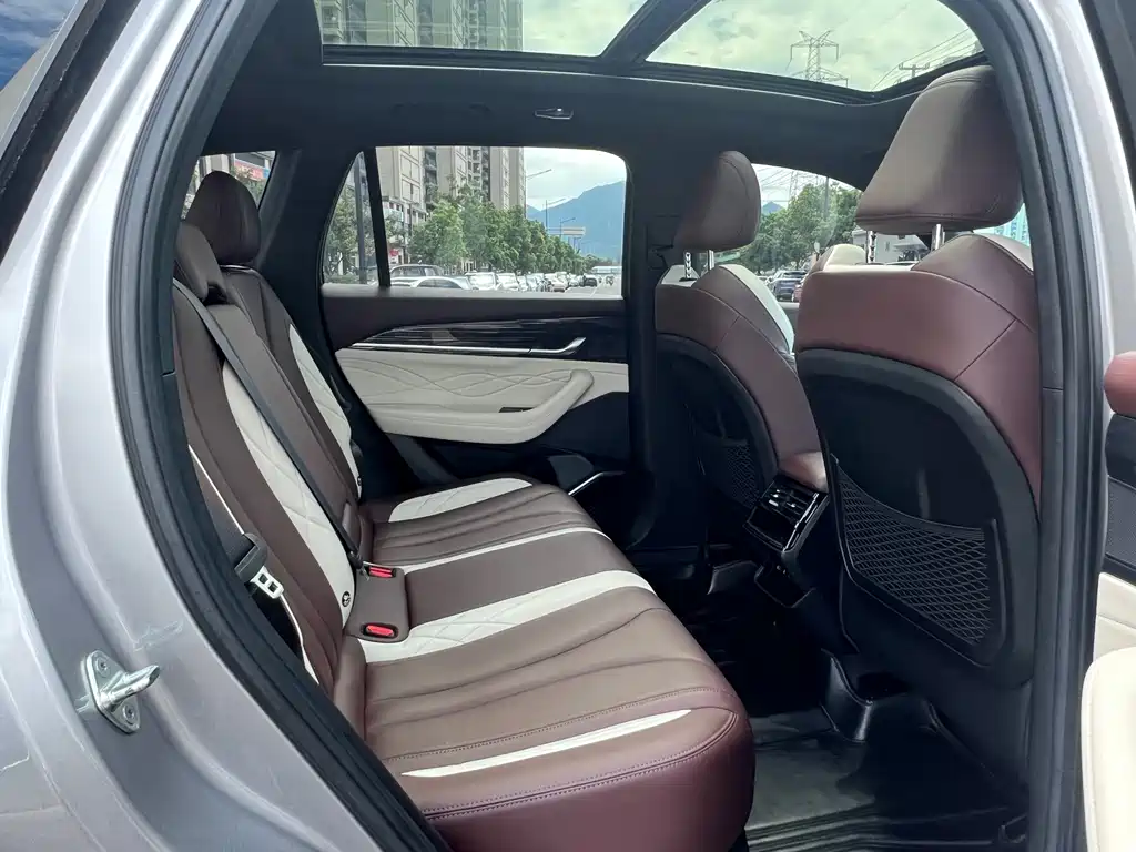 Geely Xingyue L — миниатюра 23