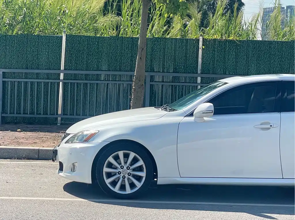 Lexus IS — миниатюра 5
