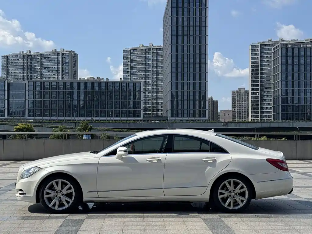 Mercedes-Benz CLS — миниатюра 4