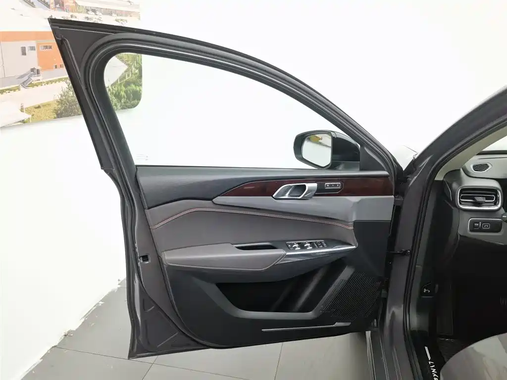 Lynk & Co 02 2019 2.0T AT Pro VI