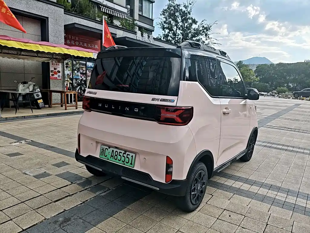 Wuling MINIEV — миниатюра 7