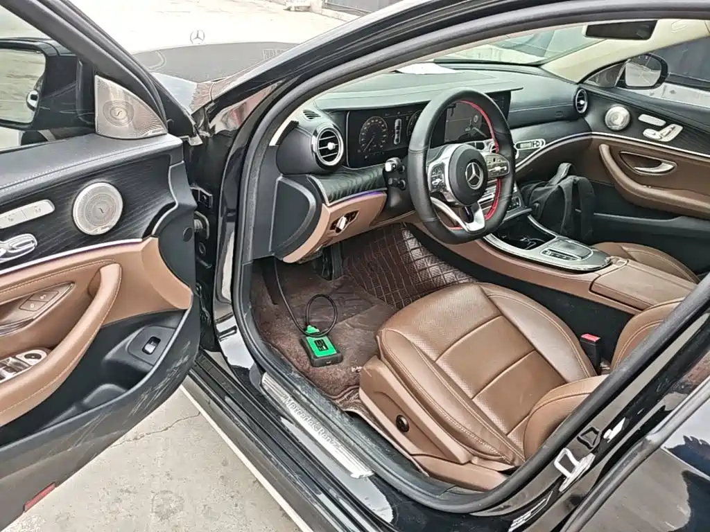 Mercedes-Benz E-Class — миниатюра 16