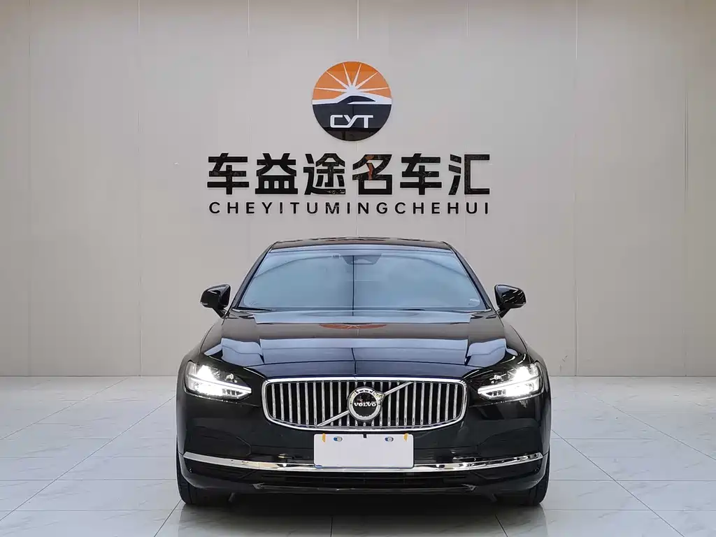 Volvo S90 2024 B5 Luxury