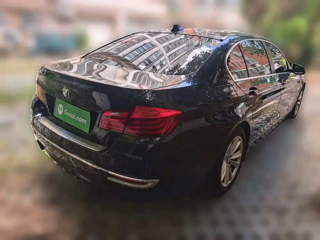 BMW 5 Series — миниатюра 4