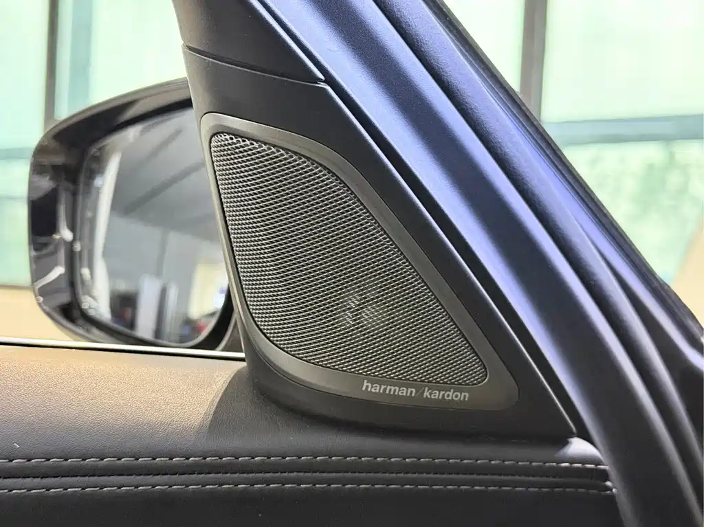 BMW 7 Series — миниатюра 13