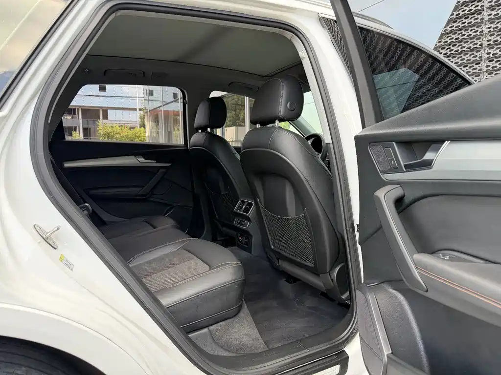 Audi Q5L — миниатюра 7