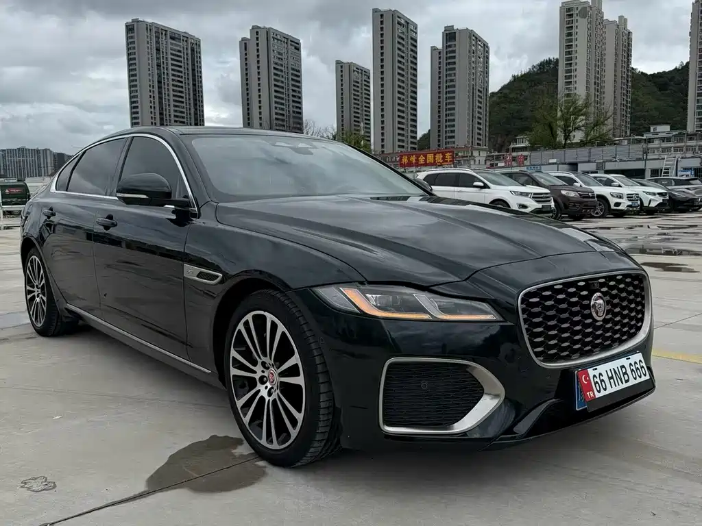 Jaguar XFL — миниатюра 3