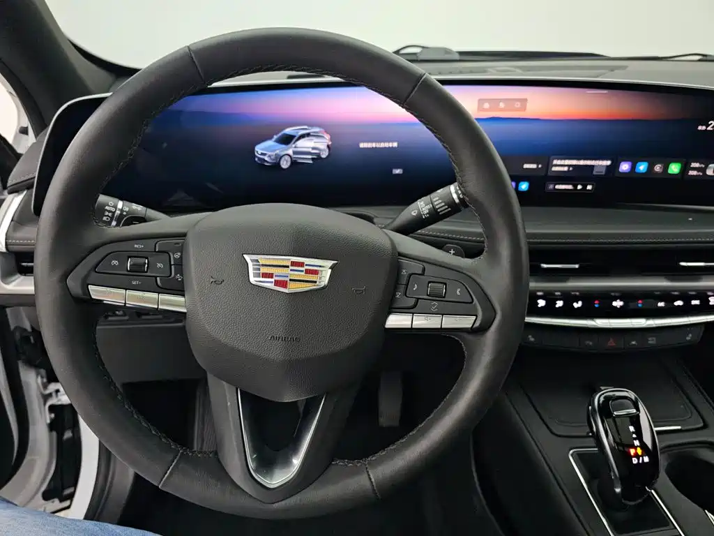 Cadillac XT4 — миниатюра 9