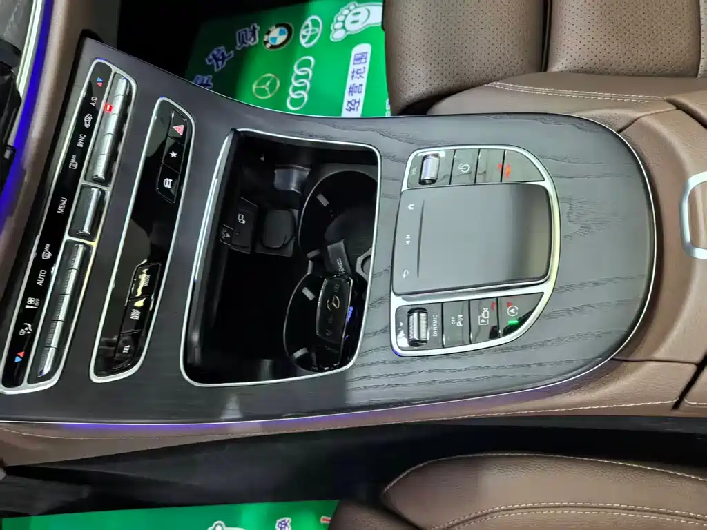 Mercedes-Benz E-Class — миниатюра 13