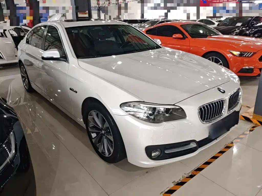 BMW 5 Series — миниатюра 4