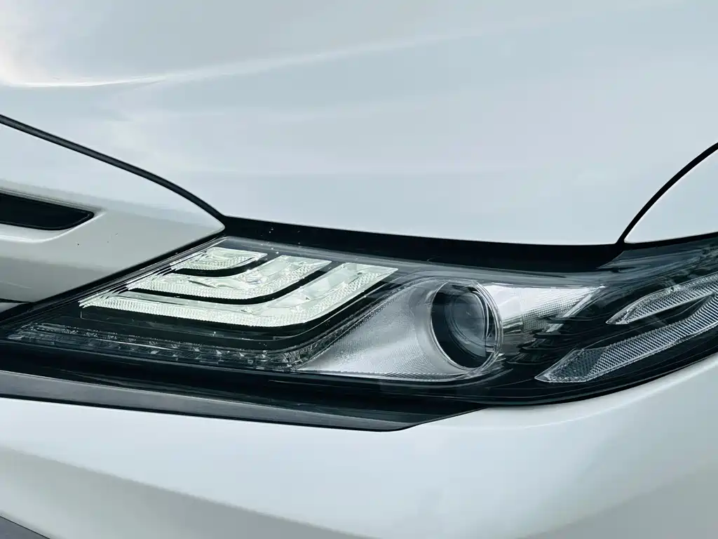 Toyota Camry — миниатюра 6