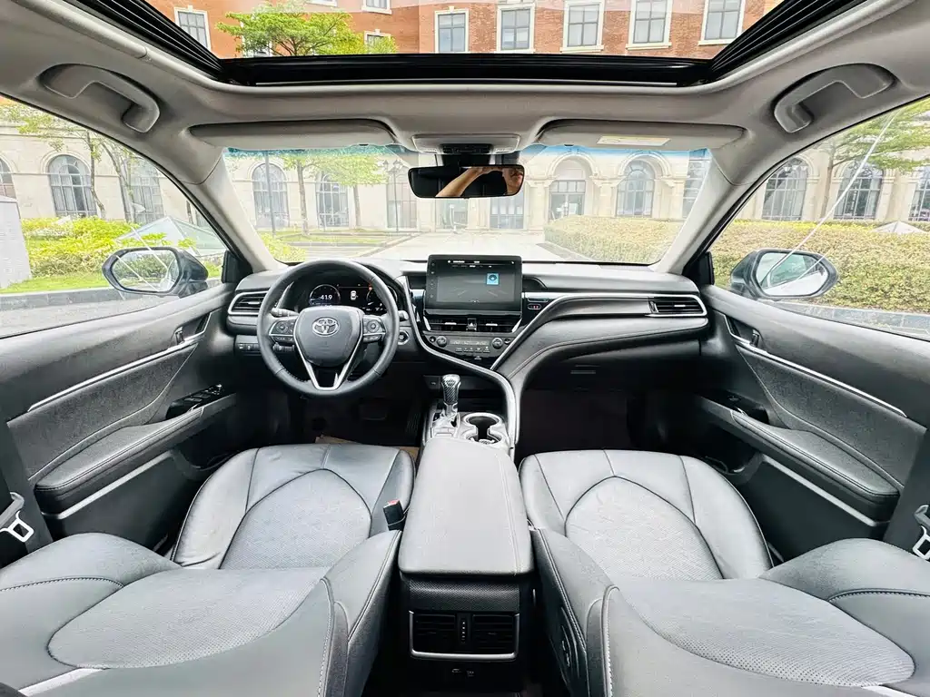Toyota Camry — миниатюра 22