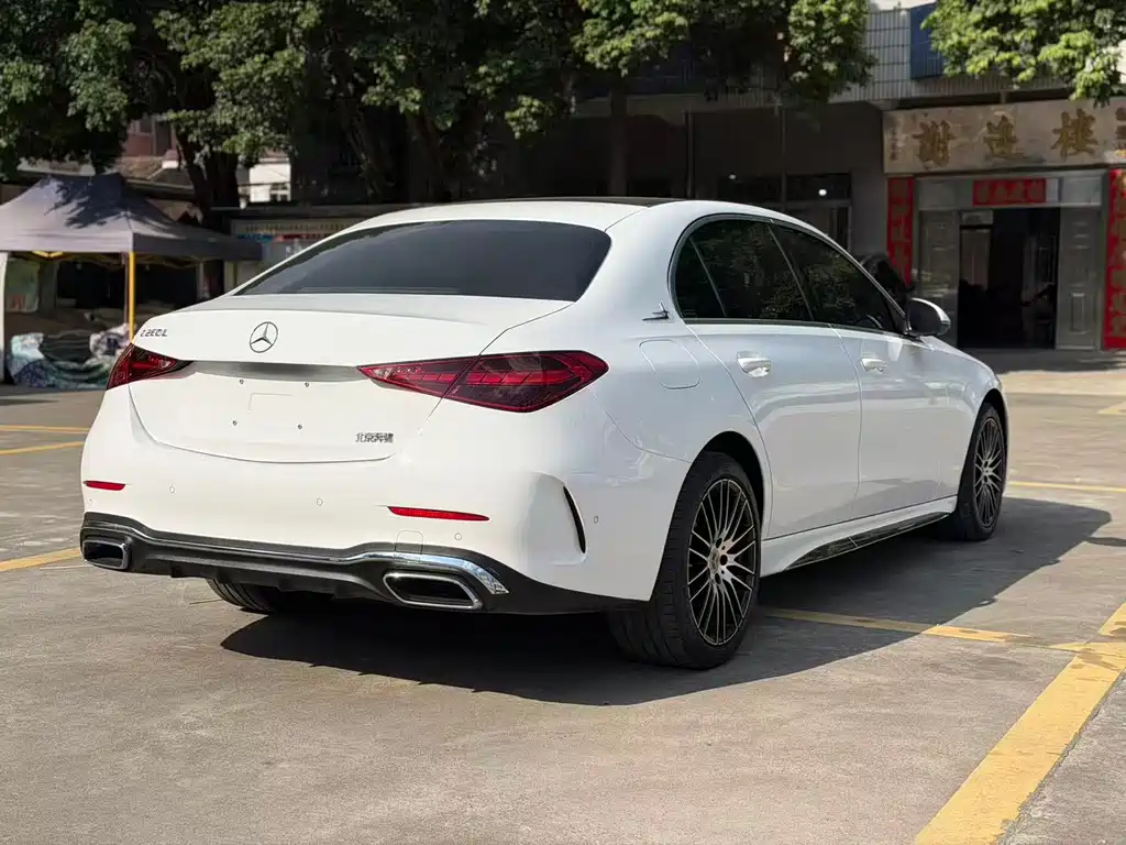 Mercedes-Benz C-Class — миниатюра 16