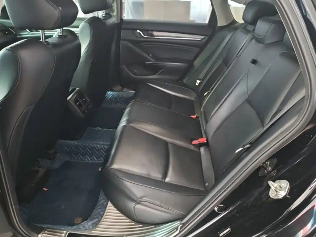 Honda Accord — миниатюра 17