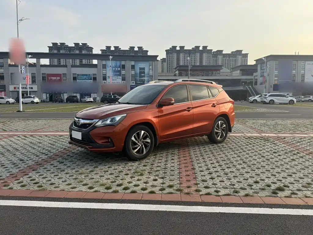 BYD Song — миниатюра 2