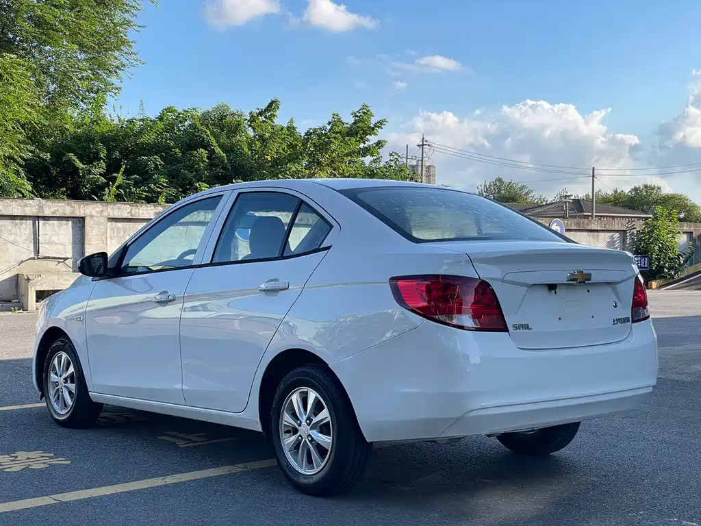 Chevrolet Sail — миниатюра 12
