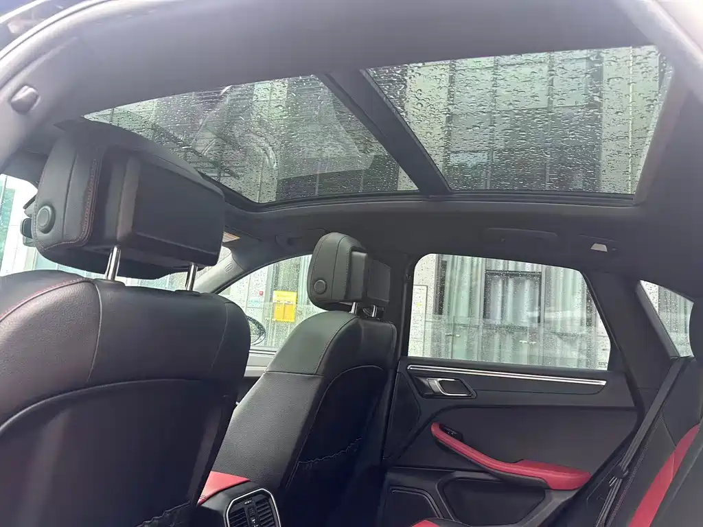 Porsche Macan — миниатюра 11