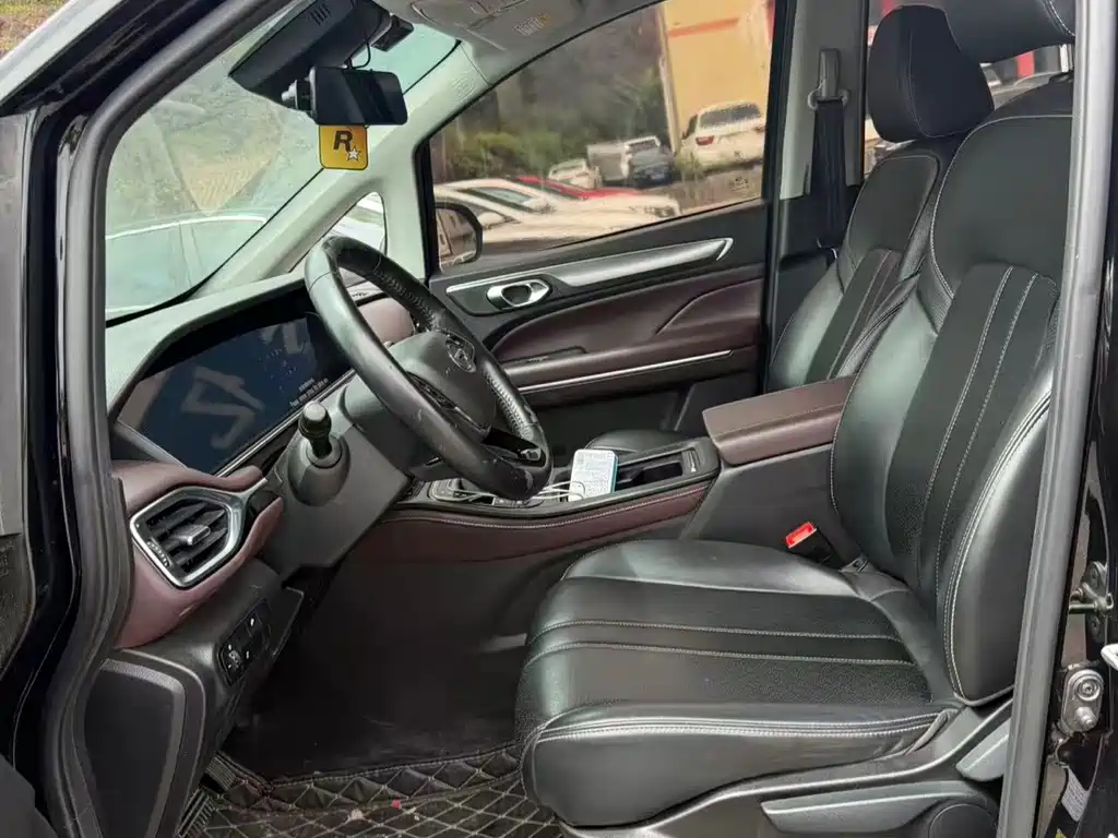 GAC Motor Trumpchi M6 — миниатюра 3
