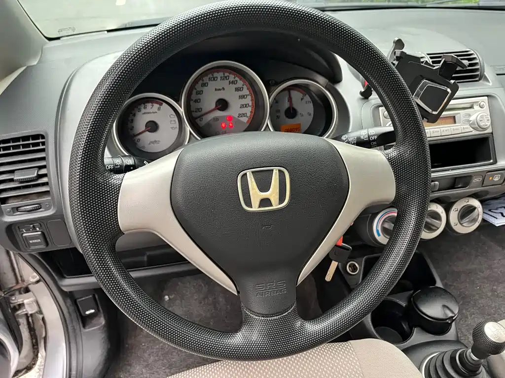 Honda Fit — миниатюра 10