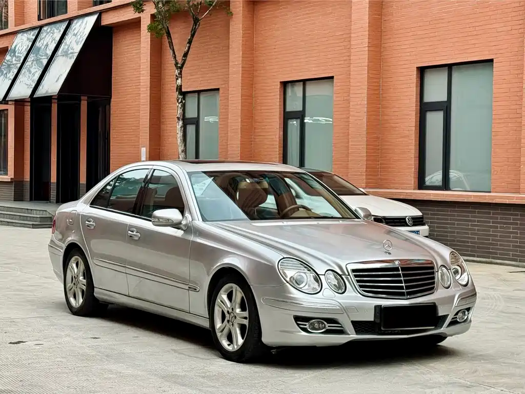 Mercedes-Benz E-Class — миниатюра 3