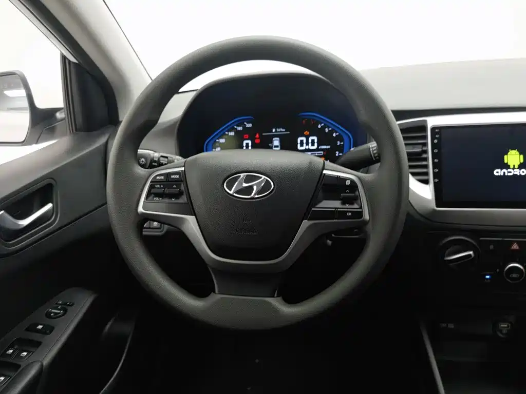 Hyundai Verna — миниатюра 11
