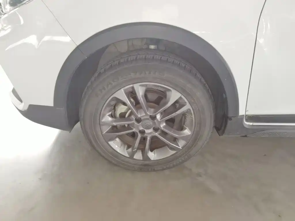 Geely Vision X3 — миниатюра 23