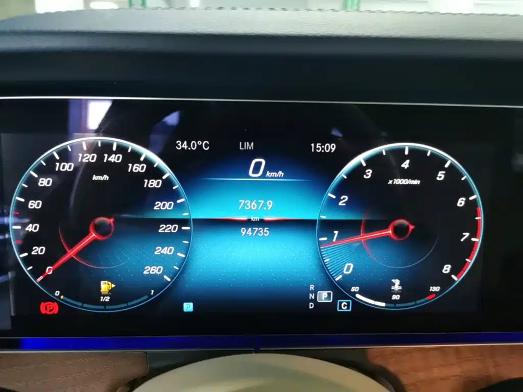 Mercedes-Benz E-Class — миниатюра 12