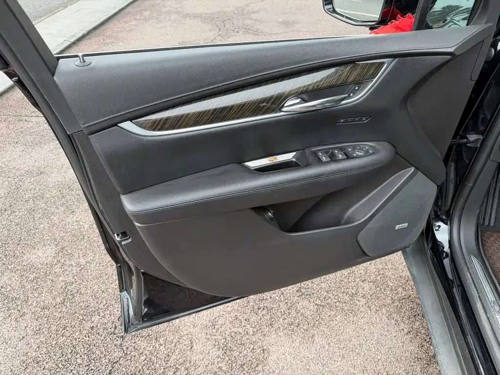 Cadillac XT5 — миниатюра 6