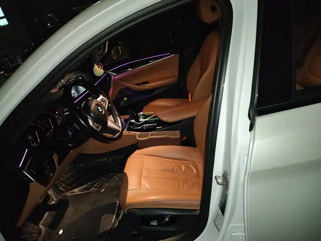 BMW 5 Series — миниатюра 16