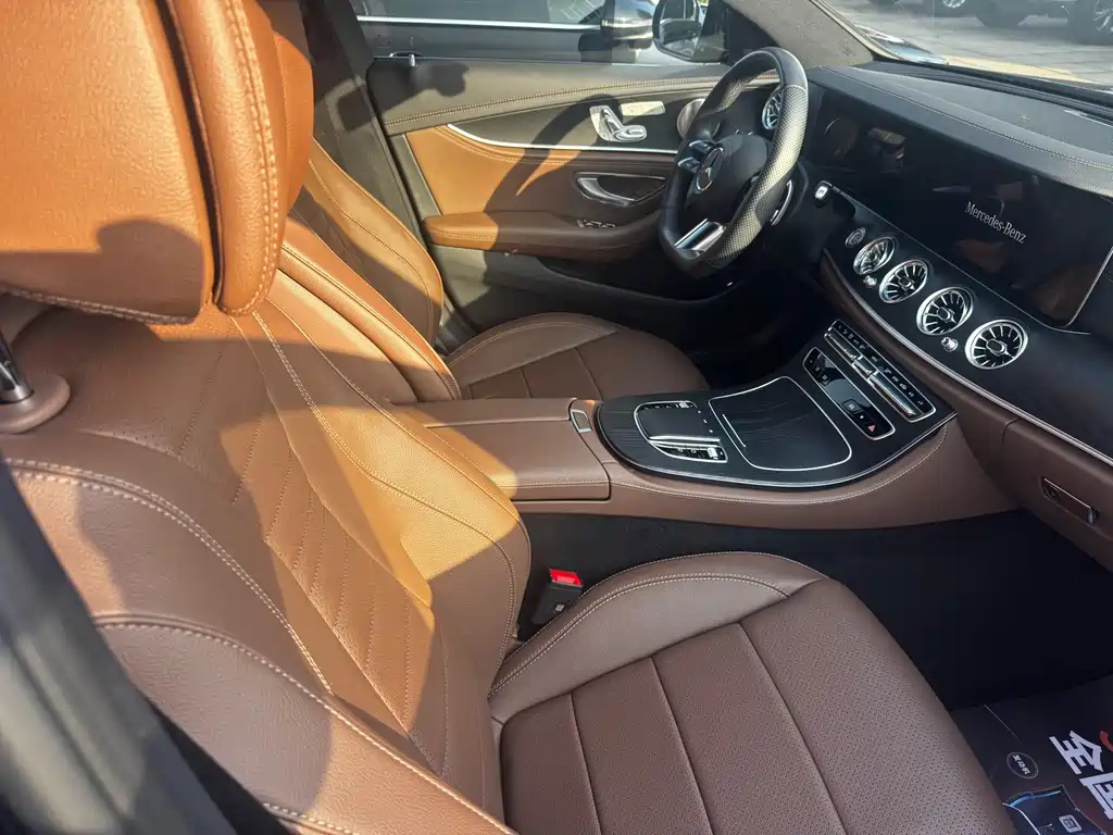 Mercedes-Benz E-Class — миниатюра 5