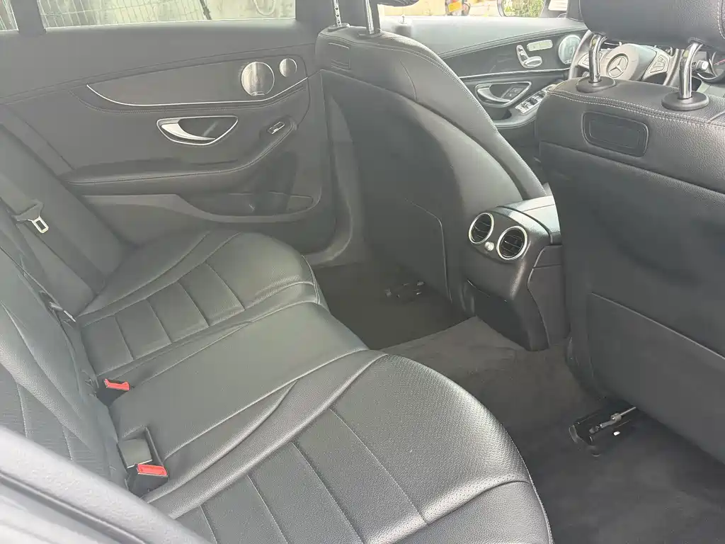 Mercedes-Benz C-Class — миниатюра 9