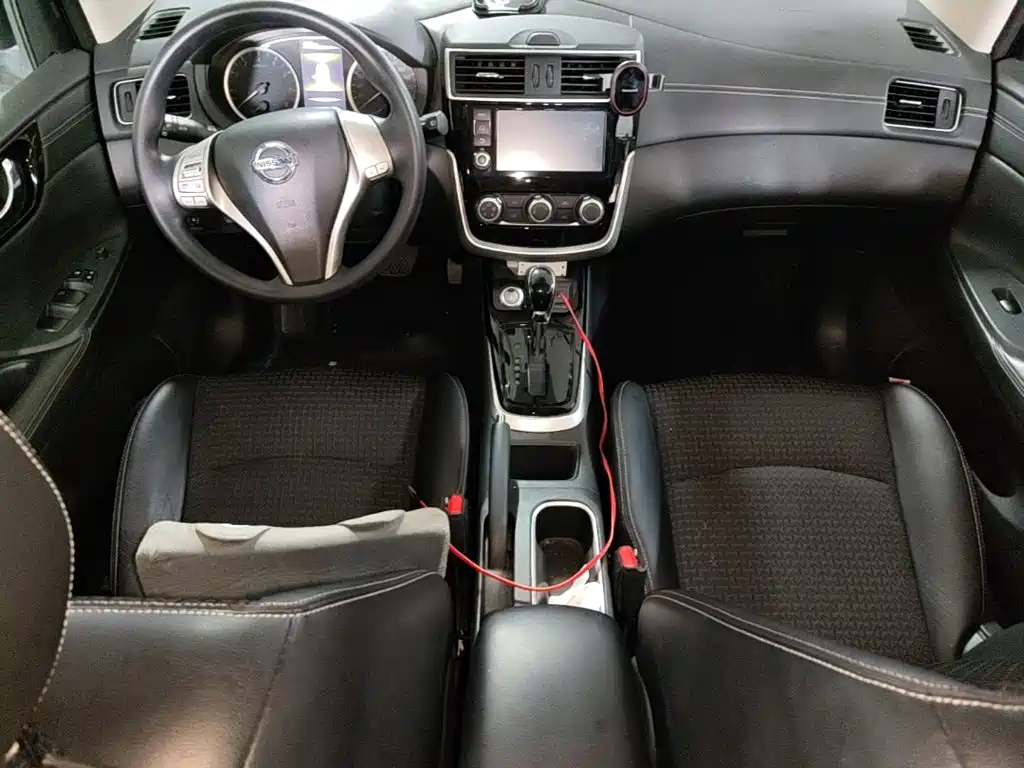 Nissan Tiida — миниатюра 10