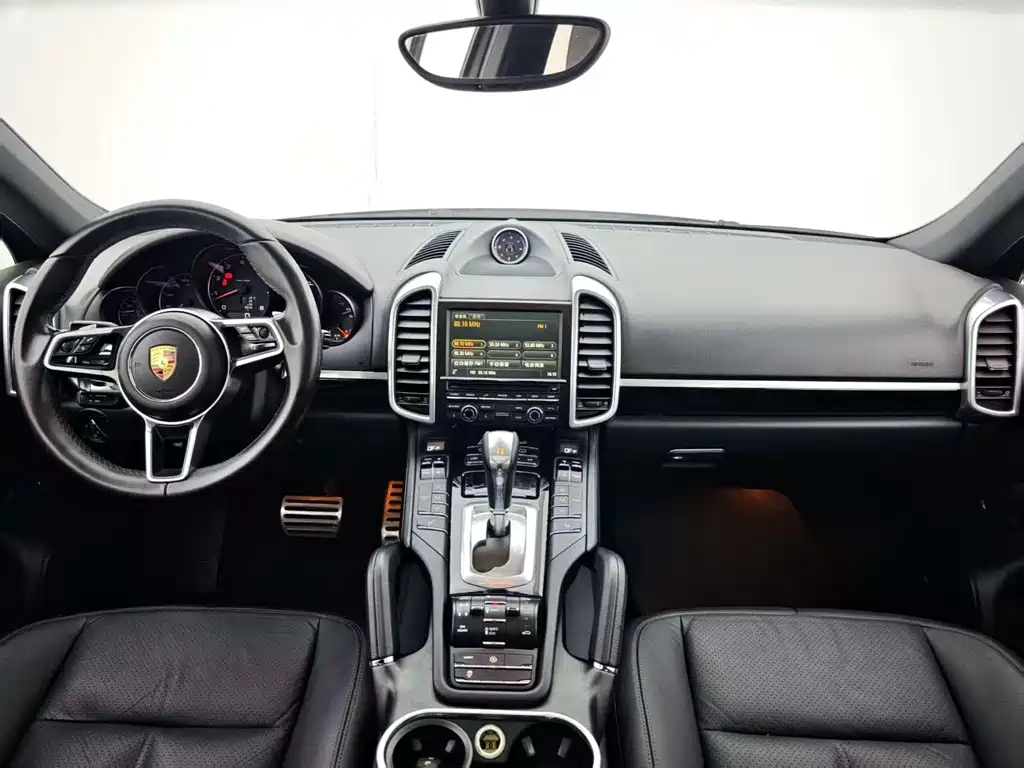 Porsche Cayenne — миниатюра 7