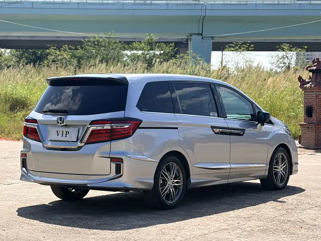 Honda Elysion — миниатюра 13