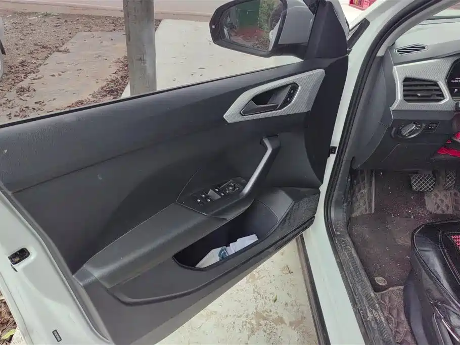 VOLKSWAGEN EXPLORING THE SHADOW