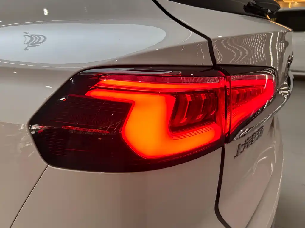 Roewe RX5 MAX — миниатюра 35