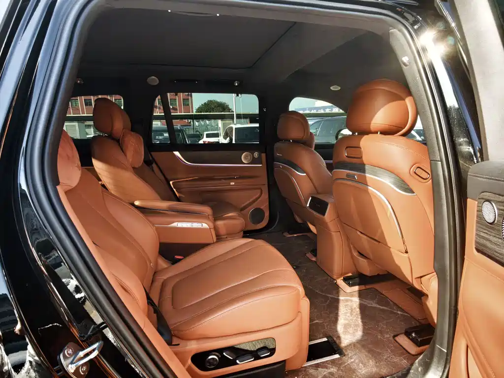 AITO ASK THE WORLD M9