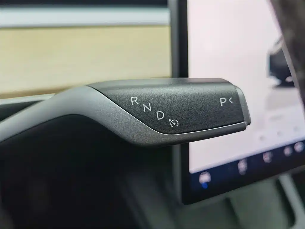 Tesla Model 3 — миниатюра 13