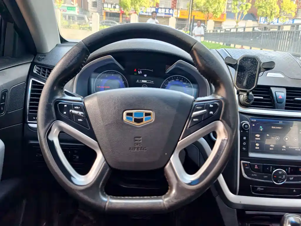 Geely Emgrand — миниатюра 14