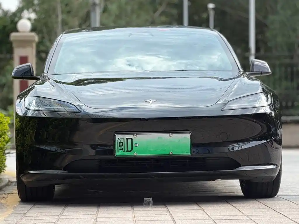 Tesla Model 3 — миниатюра 2