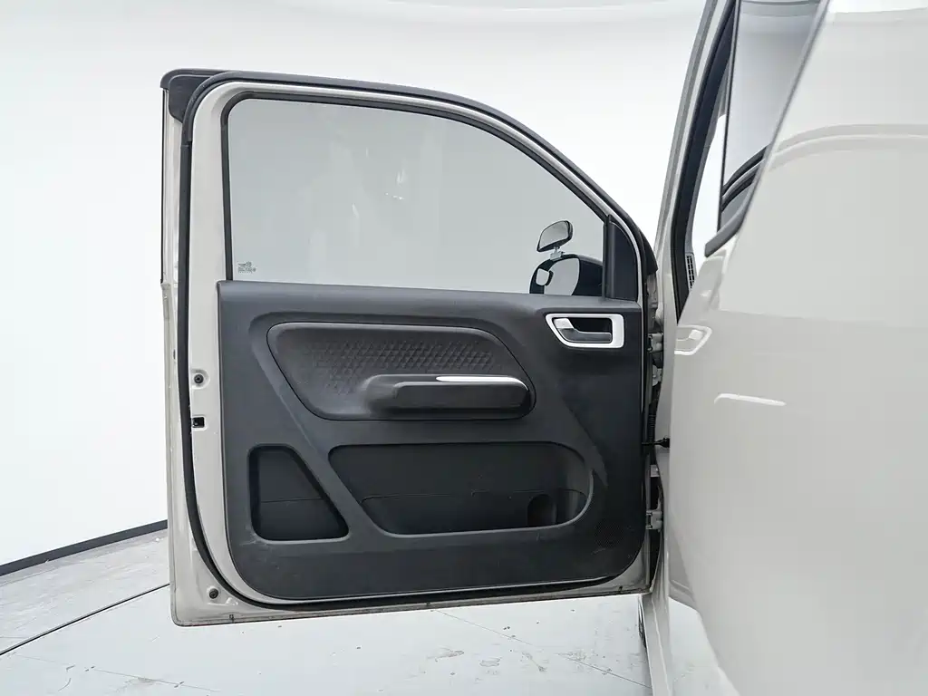 Wuling MINIEV — миниатюра 14