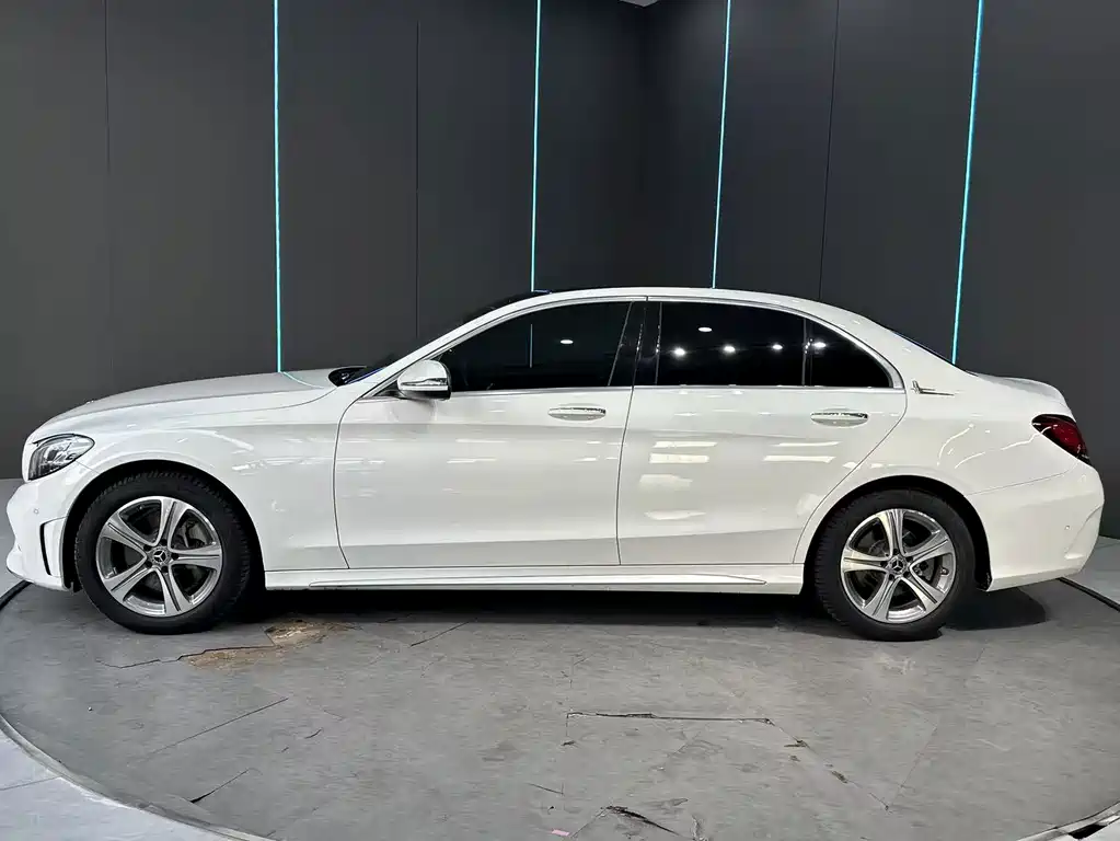 Mercedes-Benz C-Class — миниатюра 4